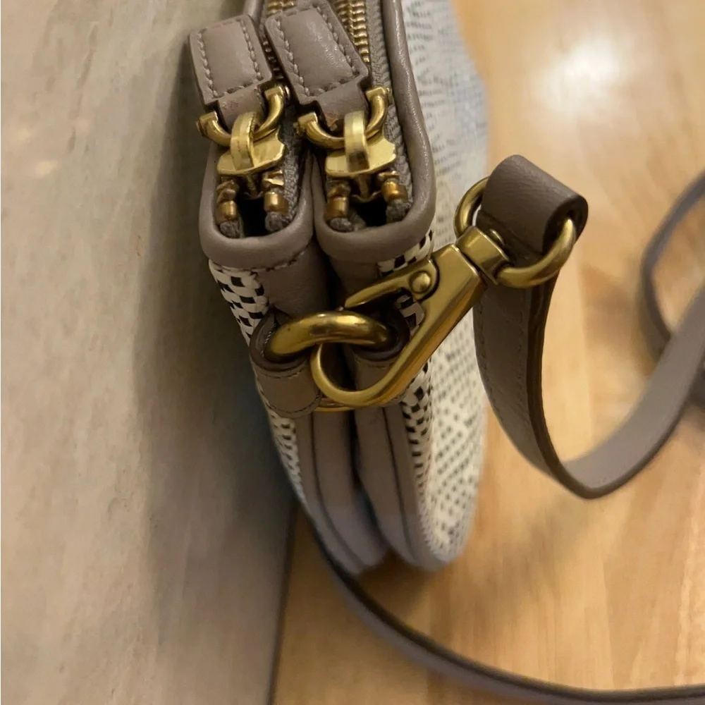 Fossil Elegant Cow-Hide  Leather Crossbody Bag